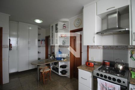 Apartamento à venda com 316m², 3 quartos e 3 vagasCozinha