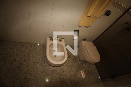 Apartamento à venda com 316m², 3 quartos e 3 vagasBanheiro da Suíte 1