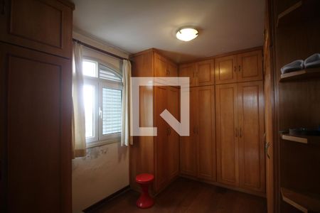 Apartamento à venda com 316m², 3 quartos e 3 vagasCloset