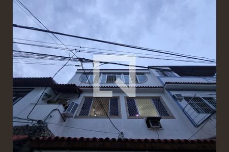Casa de condomínio à venda com 185m², 3 quartos e 1 vagaFachada