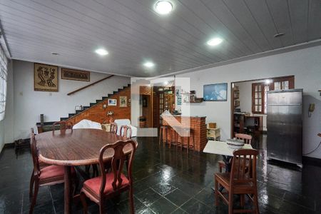 Casa de condomínio à venda com 185m², 3 quartos e 1 vagaSalão