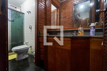 Casa de condomínio à venda com 185m², 3 quartos e 1 vagaBanheiro 2