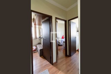 Corredor de apartamento para alugar com 3 quartos, 87m² em Santa Monica, Belo Horizonte