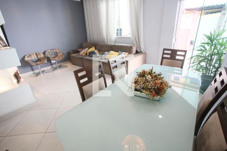 Sala de casa de condomínio à venda com 4 quartos, 160m² em Taquara, Rio de Janeiro