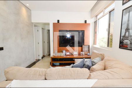 Sala de estar de apartamento à venda com 3 quartos, 70m² em Serra, Belo Horizonte