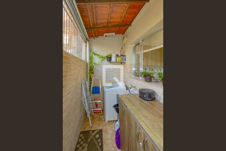 Casa à venda com 73m², 2 quartos e 1 vagaÁrea de Serviço