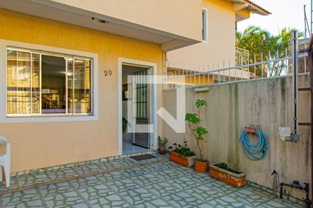 Casa à venda com 73m², 2 quartos e 1 vagaFachada