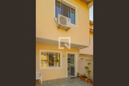 Casa à venda com 73m², 2 quartos e 1 vagaFachada