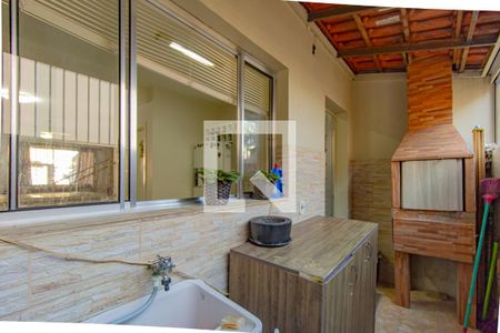 Casa à venda com 73m², 2 quartos e 1 vagaÁrea de Serviço/churrasqueira