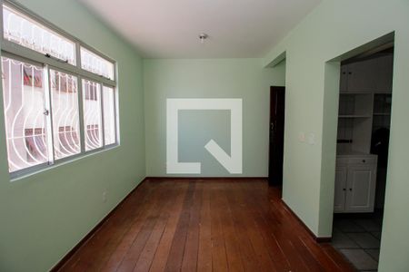Sala de apartamento para alugar com 3 quartos, 70m² em Sagrada Família, Belo Horizonte