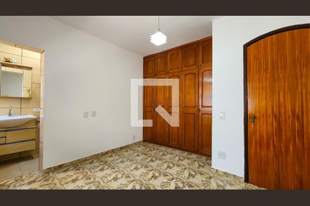 Casa para alugar com 260m², 4 quartos e 3 vagasSuíte
