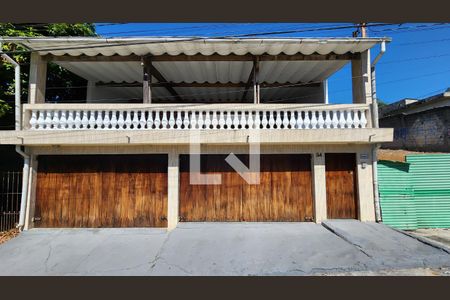 Casa para alugar com 260m², 4 quartos e 3 vagasFachada