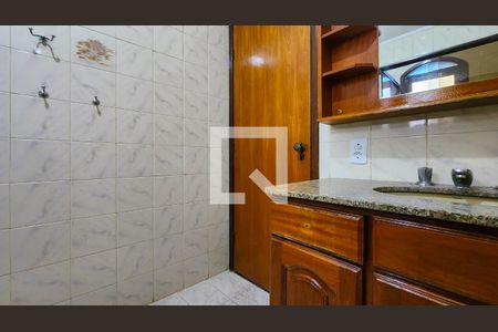 Casa para alugar com 260m², 4 quartos e 3 vagasBanheiro Social 