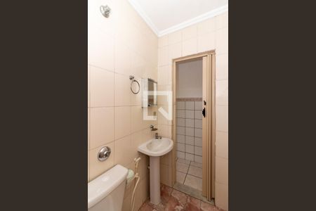 Banheiro de apartamento para alugar com 1 quarto, 50m² em Vila Valqueire, Rio de Janeiro