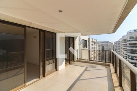 Varanda de apartamento à venda com 4 quartos, 160m² em Barra da Tijuca, Rio de Janeiro