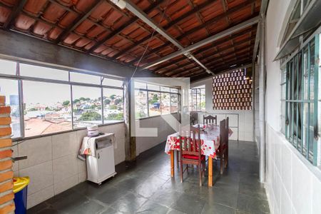 Casa à venda com 360m², 3 quartos e 2 vagasÁrea externa