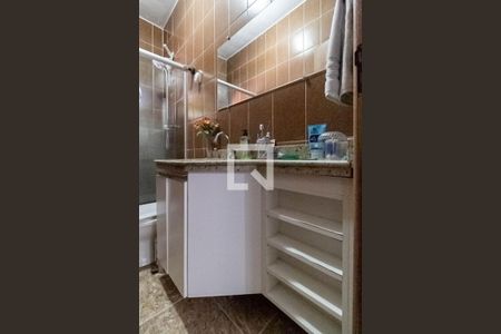 Casa à venda com 360m², 3 quartos e 2 vagasBanheiro social