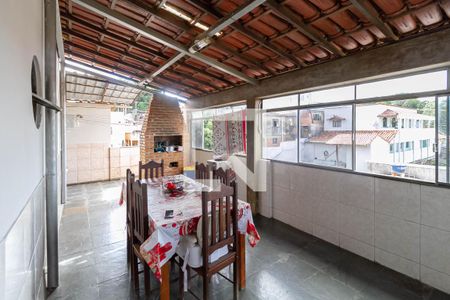 Casa à venda com 360m², 3 quartos e 2 vagasÁrea externa