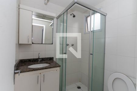 Banheiro da suíte de apartamento para alugar com 2 quartos, 59m² em Jardim Flor da Montanha, Guarulhos