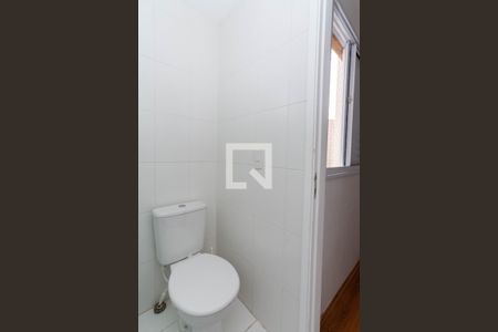 Banheiro da suíte de apartamento à venda com 2 quartos, 59m² em Jardim Flor da Montanha, Guarulhos