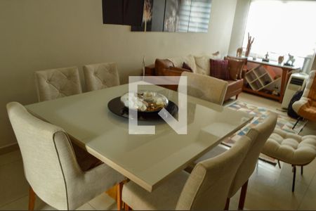 Sala de casa de condomínio à venda com 3 quartos, 123m² em Pechincha, Rio de Janeiro