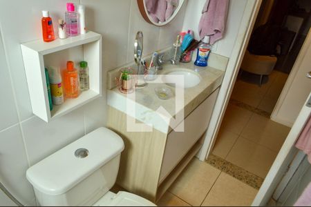 Casa de condomínio à venda com 123m², 3 quartos e 1 vaga Casa de condomínio à venda com 123m², 3 quartos e 1 vagaBanheiro da Suíte 2