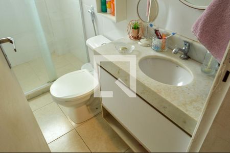 Casa de condomínio à venda com 123m², 3 quartos e 1 vaga Casa de condomínio à venda com 123m², 3 quartos e 1 vagaBanheiro da Suíte 2