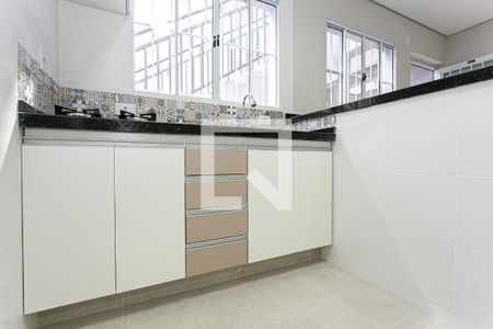 Cozinha de apartamento para alugar com 1 quarto, 45m² em Jardim Primavera, São Paulo