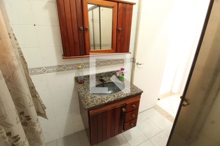 Banheiro de apartamento à venda com 1 quarto, 45m² em Irajá, Rio de Janeiro