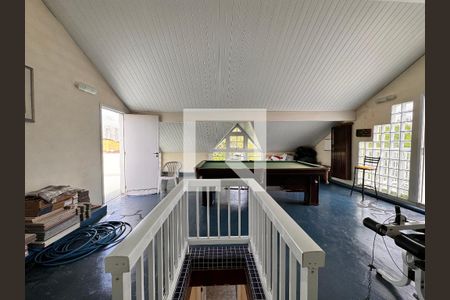 Casa à venda com 335m², 5 quartos e 3 vagasPorão