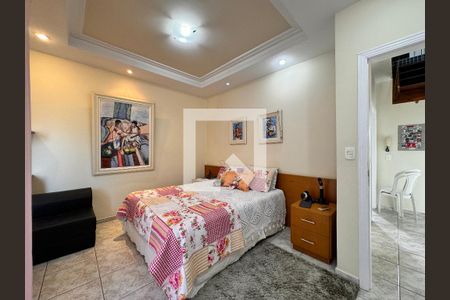 Casa à venda com 335m², 5 quartos e 3 vagasSuíte 1