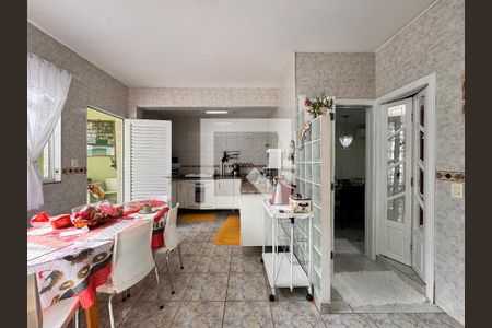 Casa à venda com 335m², 5 quartos e 3 vagasCozinha