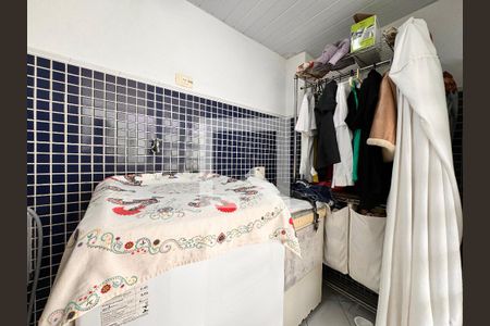 Casa à venda com 335m², 5 quartos e 3 vagasLavanderia