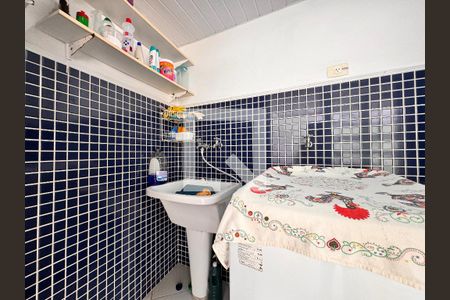 Casa à venda com 335m², 5 quartos e 3 vagasLavanderia