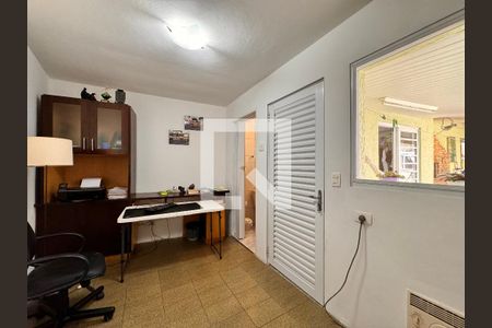 Casa à venda com 335m², 5 quartos e 3 vagasQuarto de Serviço