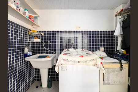 Casa à venda com 335m², 5 quartos e 3 vagasLavanderia