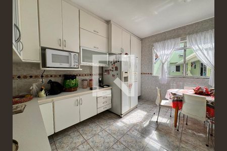 Casa à venda com 335m², 5 quartos e 3 vagasCozinha