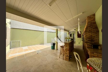 Casa à venda com 335m², 5 quartos e 3 vagasQuintal