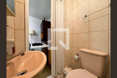 Casa à venda com 335m², 5 quartos e 3 vagasBanheiro de serviço