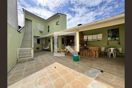 Casa à venda com 335m², 5 quartos e 3 vagasQuintal