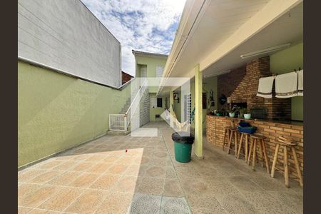 Casa à venda com 335m², 5 quartos e 3 vagasQuintal