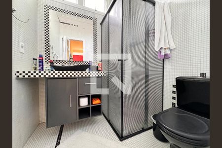 Casa à venda com 335m², 5 quartos e 3 vagasBanheiro