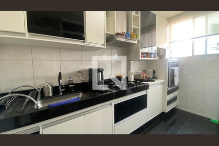 Cozinha de apartamento à venda com 3 quartos, 140m² em Buritis, Belo Horizonte