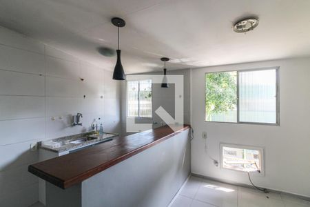 Studio - Cozinha e Área de Serviço de apartamento para alugar com 0 quarto, 30m² em Costa Barros, Rio de Janeiro