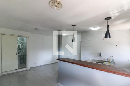 Studio - Sala de apartamento para alugar com 0 quarto, 30m² em Costa Barros, Rio de Janeiro