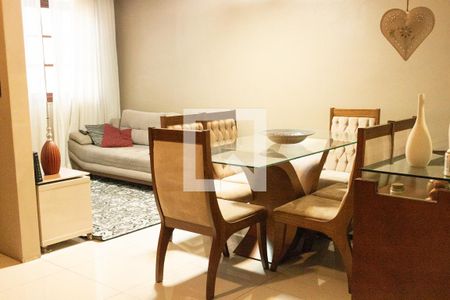 Sala de casa de condomínio à venda com 3 quartos, 160m² em Vila Isabel, Rio de Janeiro