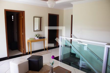 Sala 2 de casa à venda com 4 quartos, 170m² em Lúcio de Abreu, Contagem