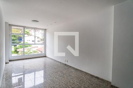 Sala de apartamento para alugar com 2 quartos, 58m² em Charitas, Niterói
