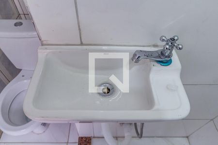 Banheiro de casa para alugar com 1 quarto, 40m² em Vila Tolstoi, São Paulo