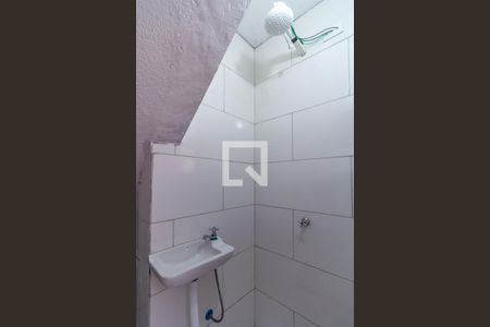 Banheiro de casa para alugar com 1 quarto, 40m² em Vila Tolstoi, São Paulo